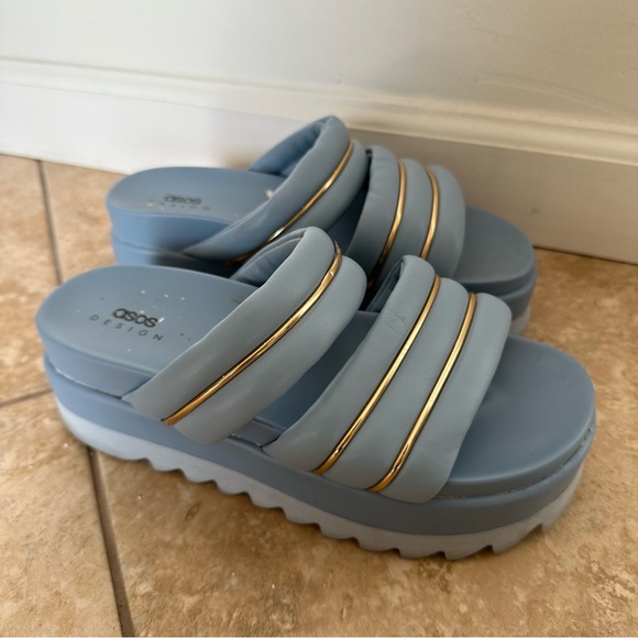 ASOS DESIGN Wide Fit Thea padded flatform mules in Cornflower Blue - Picture 6 of 8